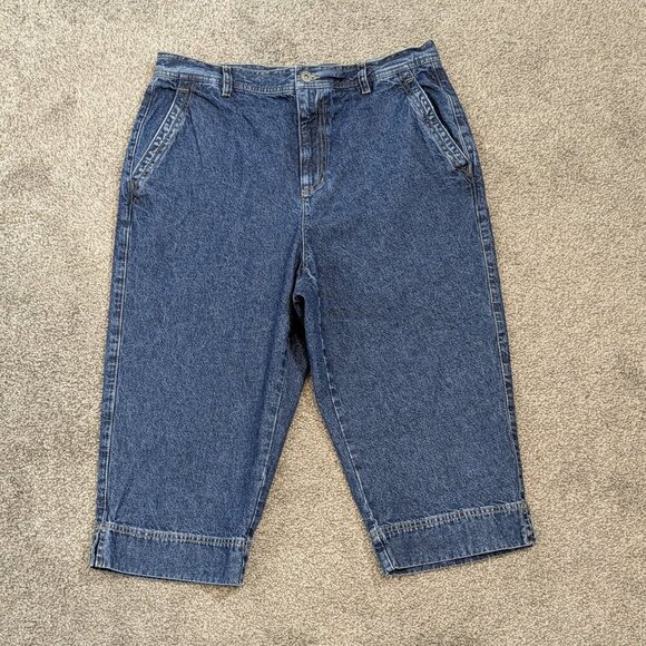 LIZ CLAIBORNE Blue Denim Straight Leg Front Zip Capris; Size 14 - Picture 1 of 3